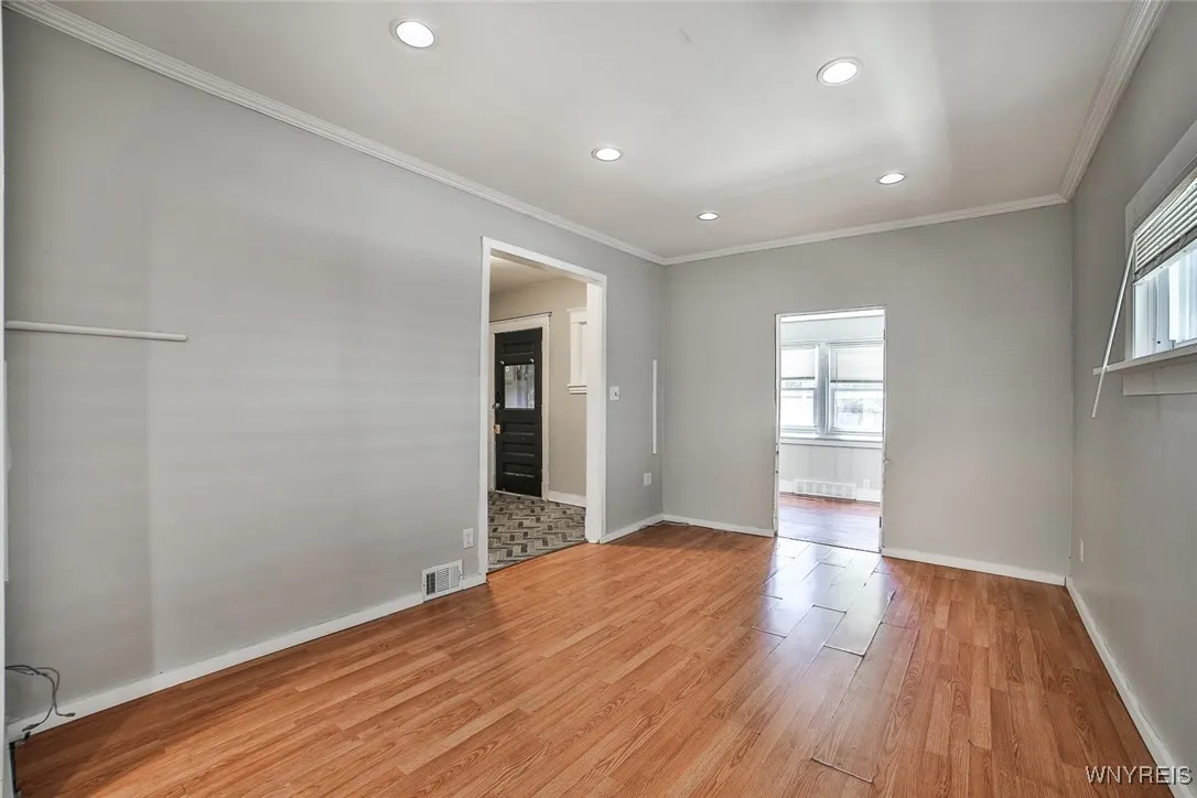47 Heath Street, Buffalo, New York 14214, Buffalo, New York 14214, 5 Bedrooms Bedrooms, 8 Rooms Rooms,1 BathroomBathrooms,Residential,For Sale,47 Heath Street, Buffalo, New York 14214,B1623153