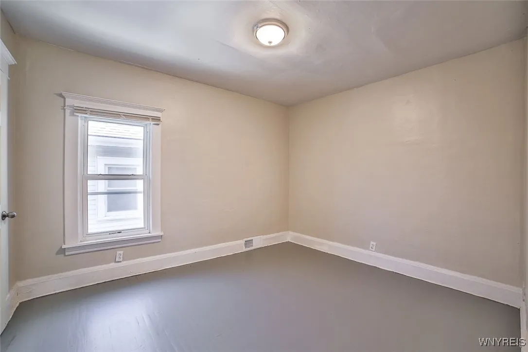 47 Heath Street, Buffalo, New York 14214, Buffalo, New York 14214, 5 Bedrooms Bedrooms, 8 Rooms Rooms,1 BathroomBathrooms,Residential,For Sale,47 Heath Street, Buffalo, New York 14214,B1623153
