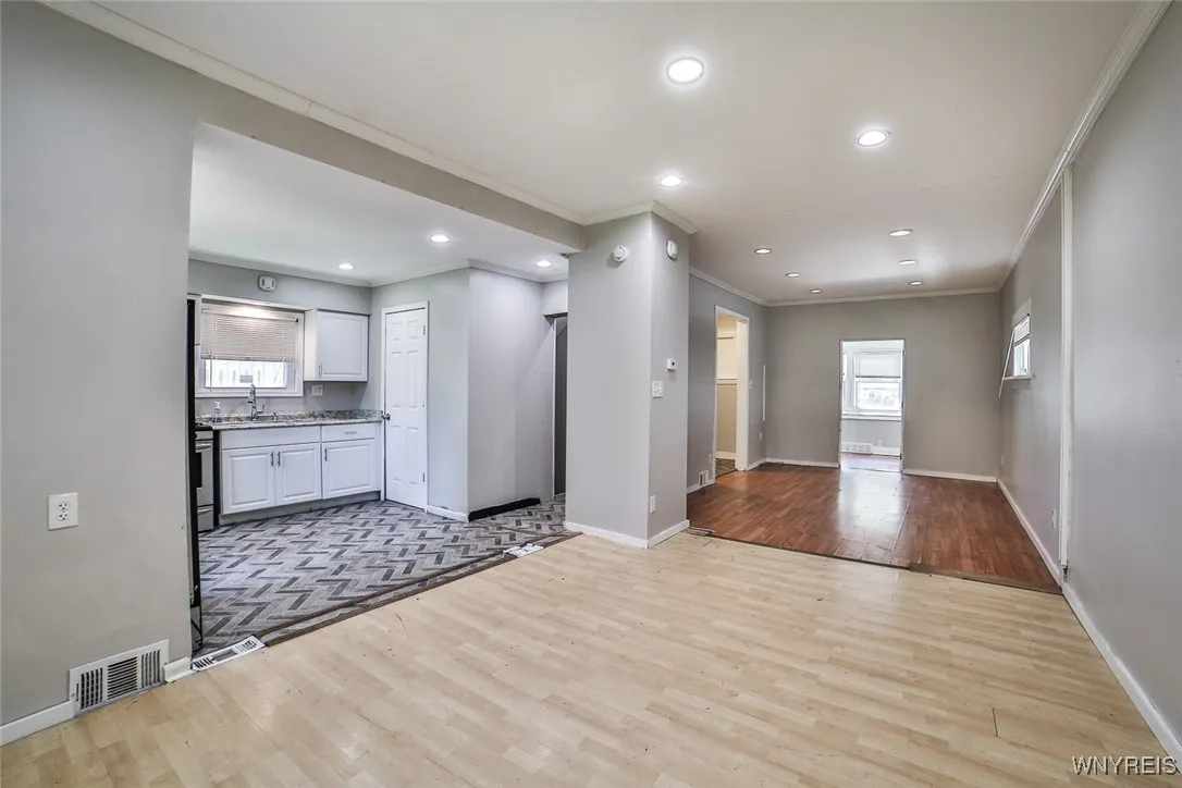 47 Heath Street, Buffalo, New York 14214, Buffalo, New York 14214, 5 Bedrooms Bedrooms, 8 Rooms Rooms,1 BathroomBathrooms,Residential,For Sale,47 Heath Street, Buffalo, New York 14214,B1623153