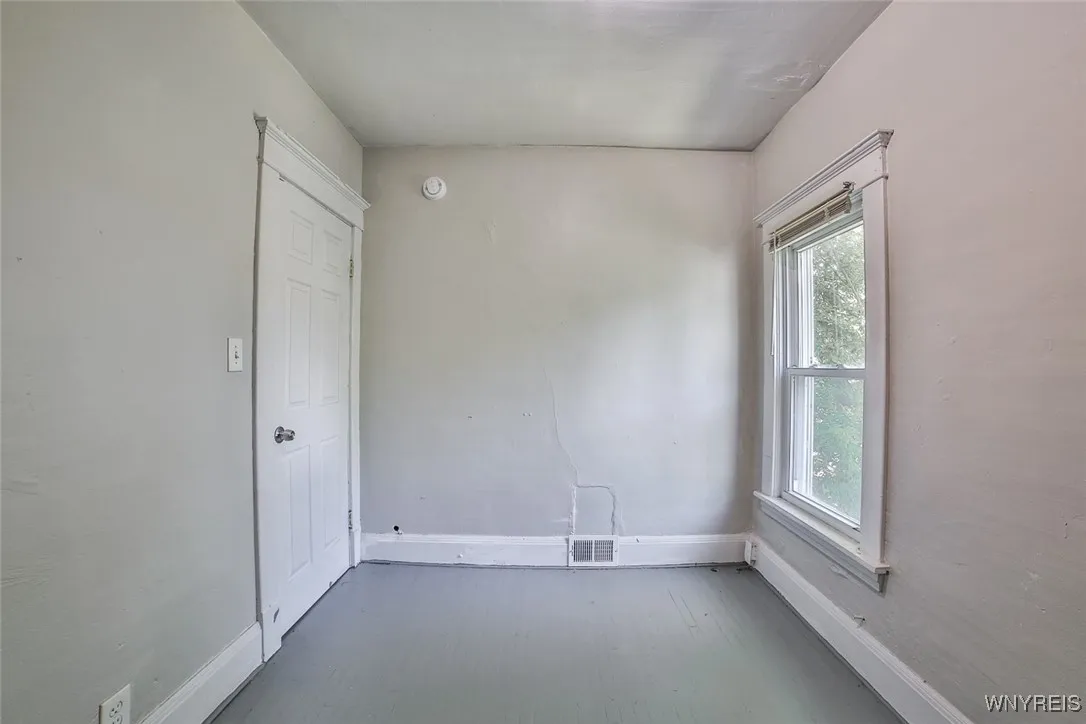 47 Heath Street, Buffalo, New York 14214, Buffalo, New York 14214, 5 Bedrooms Bedrooms, 8 Rooms Rooms,1 BathroomBathrooms,Residential,For Sale,47 Heath Street, Buffalo, New York 14214,B1623153