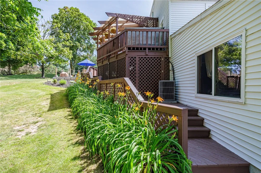 380 Basket Road, Webster, New York 14580, Webster, New York 14580, 4 Bedrooms Bedrooms, 10 Rooms Rooms,2 BathroomsBathrooms,Residential,For Sale,380 Basket Road, Webster, New York 14580,R1622137
