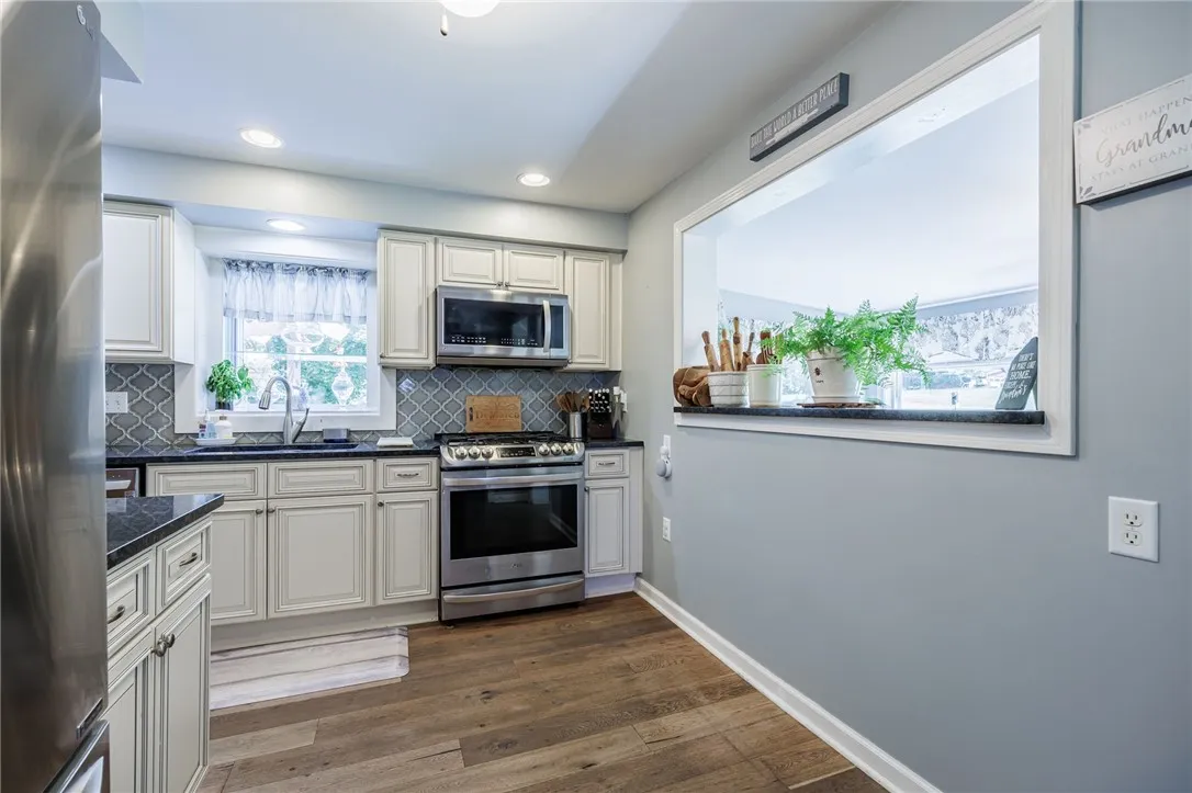 380 Basket Road, Webster, New York 14580, Webster, New York 14580, 4 Bedrooms Bedrooms, 10 Rooms Rooms,2 BathroomsBathrooms,Residential,For Sale,380 Basket Road, Webster, New York 14580,R1622137