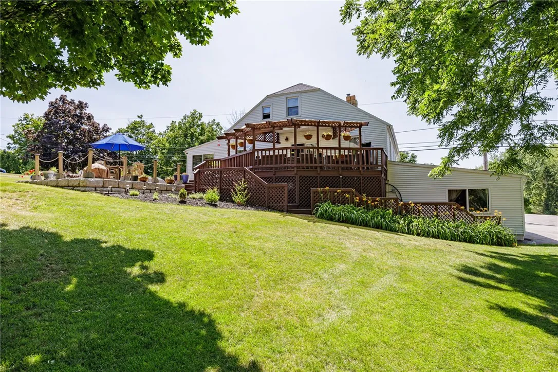 380 Basket Road, Webster, New York 14580, Webster, New York 14580, 4 Bedrooms Bedrooms, 10 Rooms Rooms,2 BathroomsBathrooms,Residential,For Sale,380 Basket Road, Webster, New York 14580,R1622137