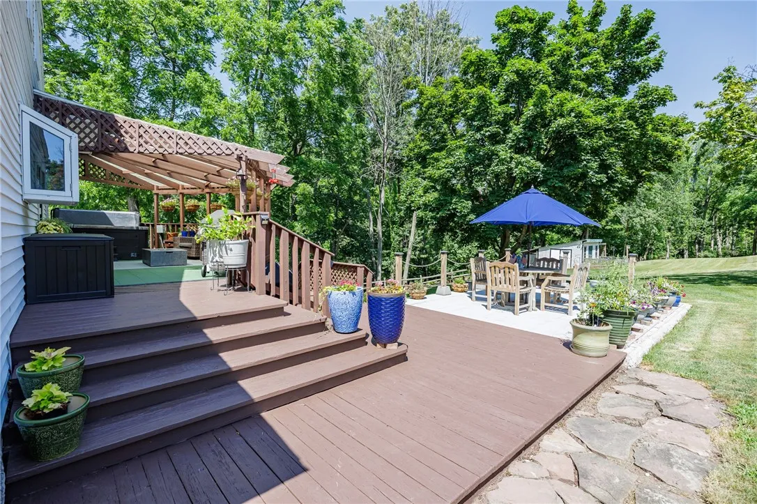 380 Basket Road, Webster, New York 14580, Webster, New York 14580, 4 Bedrooms Bedrooms, 10 Rooms Rooms,2 BathroomsBathrooms,Residential,For Sale,380 Basket Road, Webster, New York 14580,R1622137