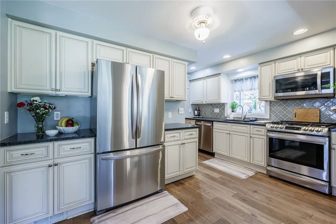 380 Basket Road, Webster, New York 14580, Webster, New York 14580, 4 Bedrooms Bedrooms, 10 Rooms Rooms,2 BathroomsBathrooms,Residential,For Sale,380 Basket Road, Webster, New York 14580,R1622137