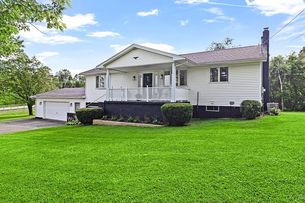 109 Center Road, Frankfort, New York 13340, Frankfort, New York 13340, 3 Bedrooms Bedrooms, 8 Rooms Rooms,2 BathroomsBathrooms,Residential,For Sale,109 Center Road, Frankfort, New York 13340,S1623620