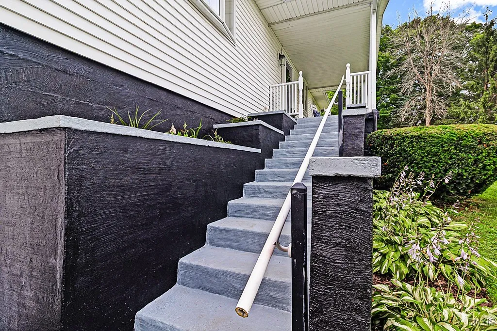 109 Center Road, Frankfort, New York 13340, Frankfort, New York 13340, 3 Bedrooms Bedrooms, 8 Rooms Rooms,2 BathroomsBathrooms,Residential,For Sale,109 Center Road, Frankfort, New York 13340,S1623620