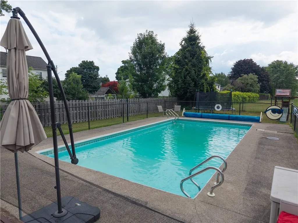 30 Rusty Lane, Greece, New York 14626, Greece, New York 14626, 4 Bedrooms Bedrooms, 7 Rooms Rooms,1 BathroomBathrooms,Residential,For Sale,30 Rusty Lane, Greece, New York 14626,R1623754
