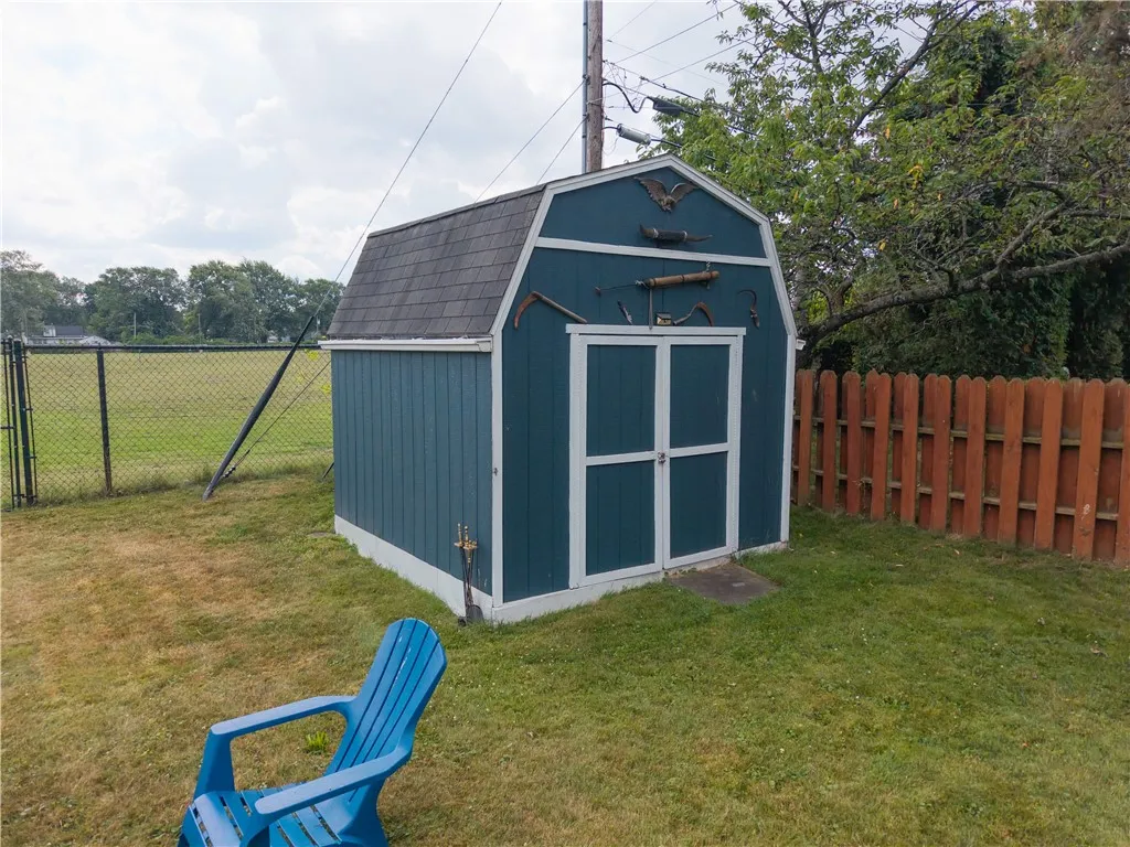 30 Rusty Lane, Greece, New York 14626, Greece, New York 14626, 4 Bedrooms Bedrooms, 7 Rooms Rooms,1 BathroomBathrooms,Residential,For Sale,30 Rusty Lane, Greece, New York 14626,R1623754