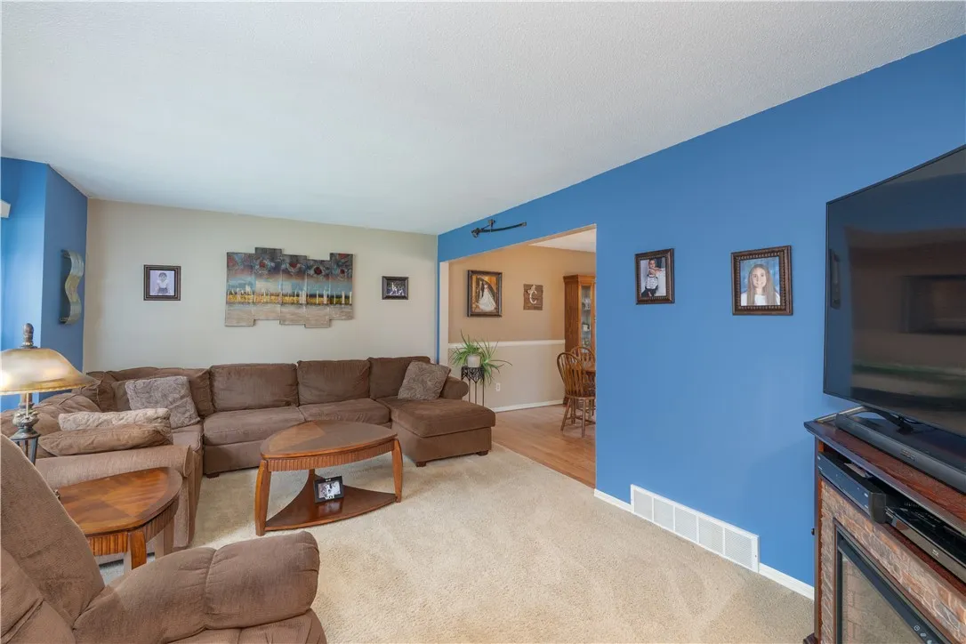 30 Rusty Lane, Greece, New York 14626, Greece, New York 14626, 4 Bedrooms Bedrooms, 7 Rooms Rooms,1 BathroomBathrooms,Residential,For Sale,30 Rusty Lane, Greece, New York 14626,R1623754