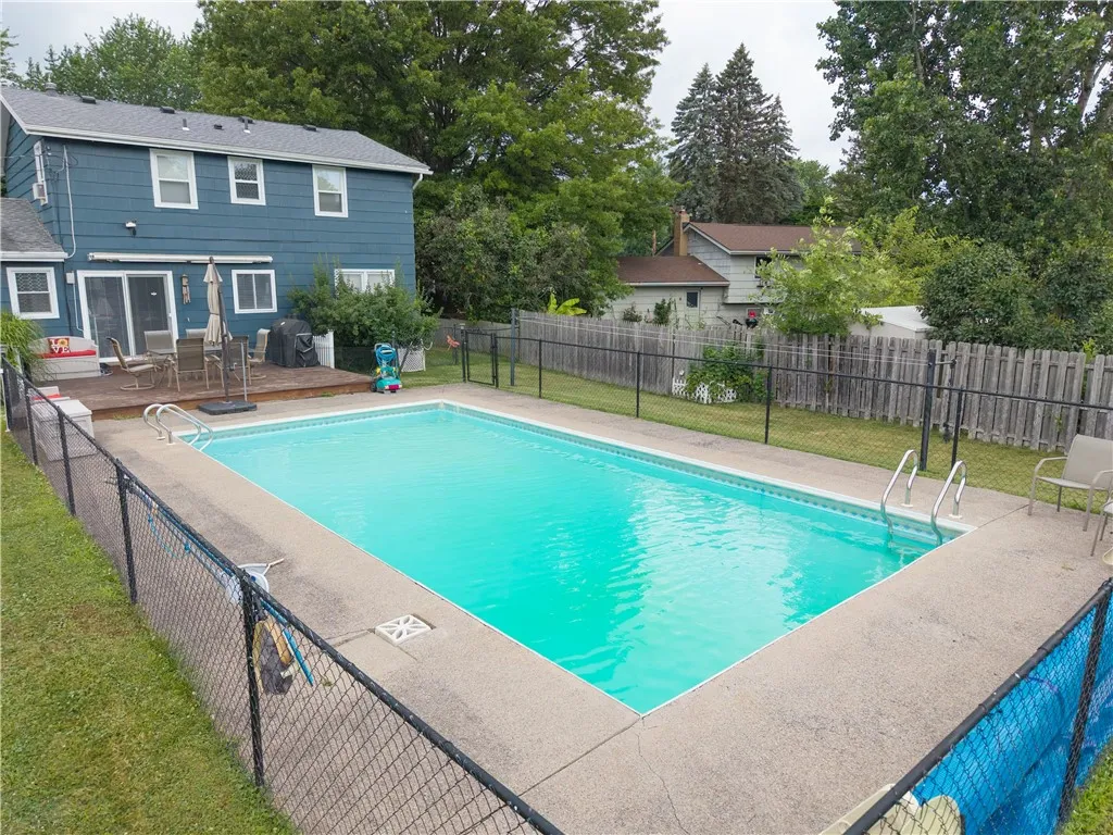 30 Rusty Lane, Greece, New York 14626, Greece, New York 14626, 4 Bedrooms Bedrooms, 7 Rooms Rooms,1 BathroomBathrooms,Residential,For Sale,30 Rusty Lane, Greece, New York 14626,R1623754