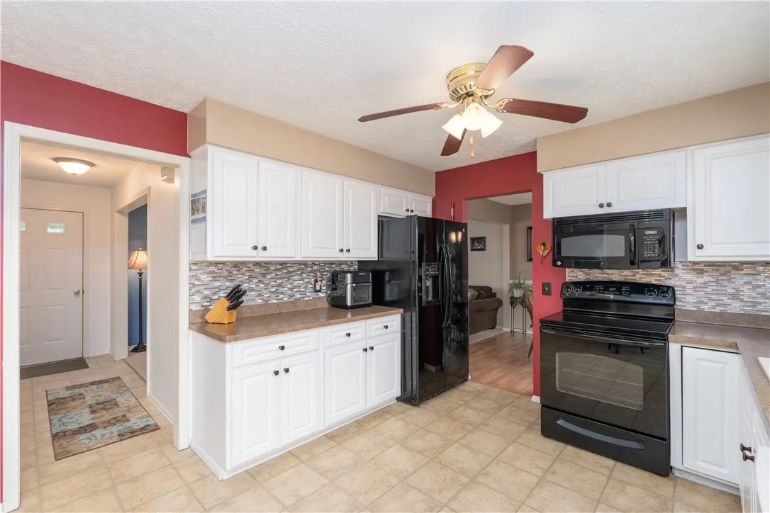 30 Rusty Lane, Greece, New York 14626, Greece, New York 14626, 4 Bedrooms Bedrooms, 7 Rooms Rooms,1 BathroomBathrooms,Residential,For Sale,30 Rusty Lane, Greece, New York 14626,R1623754