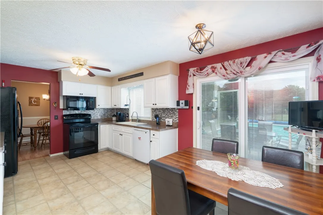 30 Rusty Lane, Greece, New York 14626, Greece, New York 14626, 4 Bedrooms Bedrooms, 7 Rooms Rooms,1 BathroomBathrooms,Residential,For Sale,30 Rusty Lane, Greece, New York 14626,R1623754