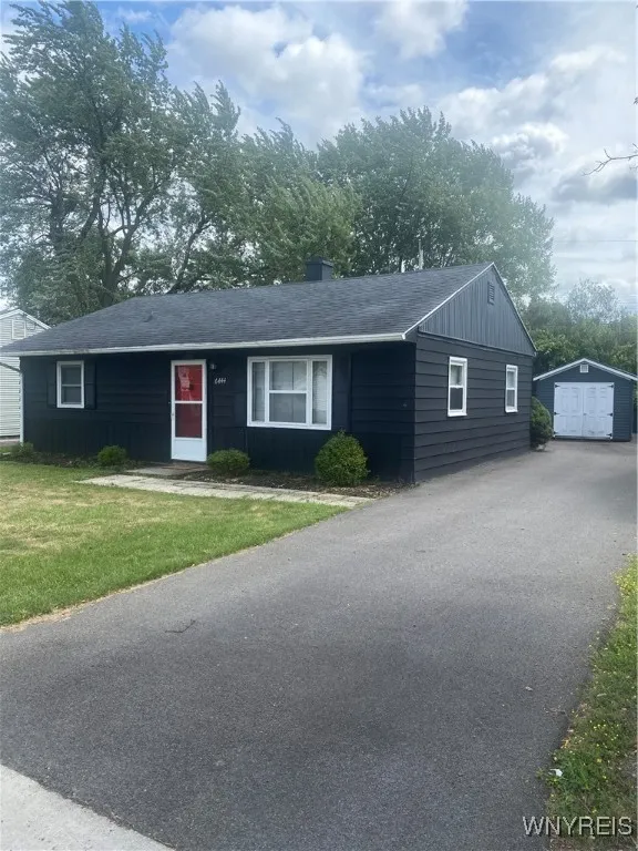 6444 Lincoln Avenue, Lockport Town, New York 14094, Lockport Town, New York 14094, 3 Bedrooms Bedrooms, 7 Rooms Rooms,1 BathroomBathrooms,Residential,For Sale,6444 Lincoln Avenue, Lockport Town, New York 14094,B1623856