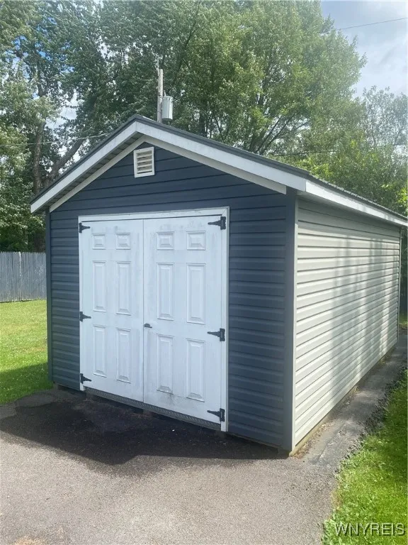 6444 Lincoln Avenue, Lockport Town, New York 14094, Lockport Town, New York 14094, 3 Bedrooms Bedrooms, 7 Rooms Rooms,1 BathroomBathrooms,Residential,For Sale,6444 Lincoln Avenue, Lockport Town, New York 14094,B1623856