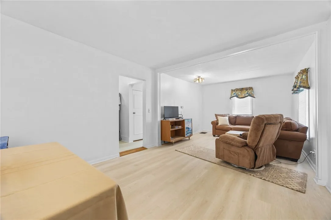 891 Whitney Road West, Perinton, New York 14450, Perinton, New York 14450, 2 Bedrooms Bedrooms, 4 Rooms Rooms,1 BathroomBathrooms,Residential,For Sale,891 Whitney Road West, Perinton, New York 14450,R1623899