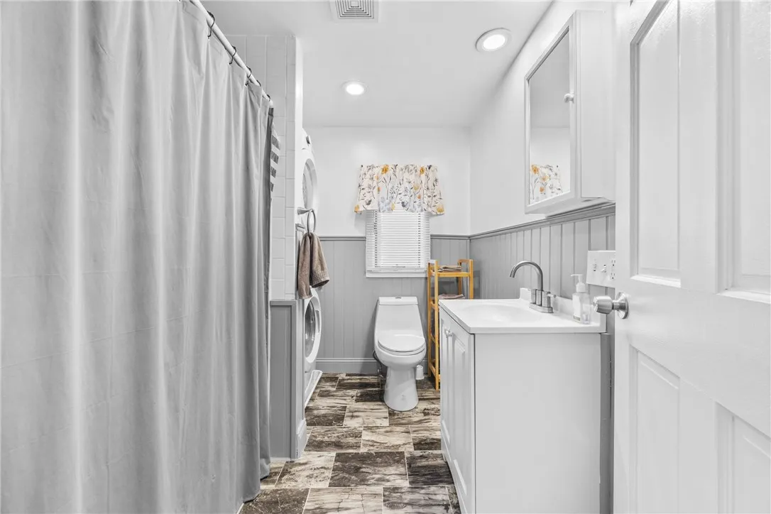 891 Whitney Road West, Perinton, New York 14450, Perinton, New York 14450, 2 Bedrooms Bedrooms, 4 Rooms Rooms,1 BathroomBathrooms,Residential,For Sale,891 Whitney Road West, Perinton, New York 14450,R1623899