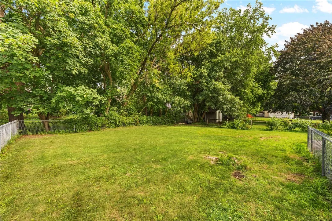891 Whitney Road West, Perinton, New York 14450, Perinton, New York 14450, 2 Bedrooms Bedrooms, 4 Rooms Rooms,1 BathroomBathrooms,Residential,For Sale,891 Whitney Road West, Perinton, New York 14450,R1623899