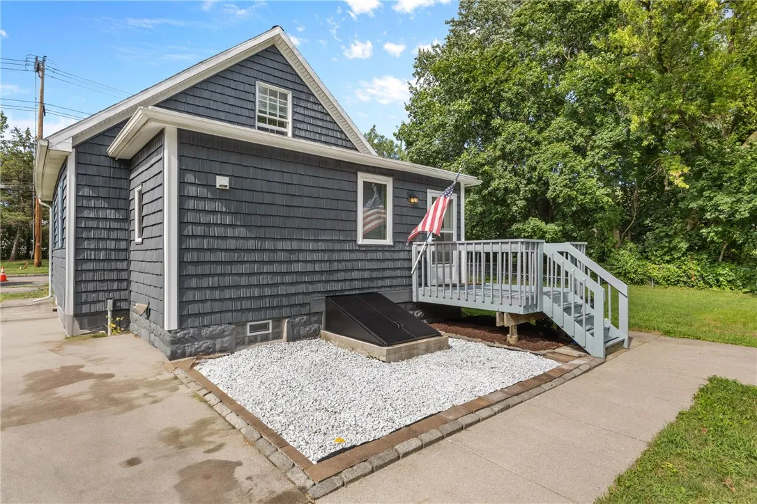 891 Whitney Road West, Perinton, New York 14450, Perinton, New York 14450, 2 Bedrooms Bedrooms, 4 Rooms Rooms,1 BathroomBathrooms,Residential,For Sale,891 Whitney Road West, Perinton, New York 14450,R1623899