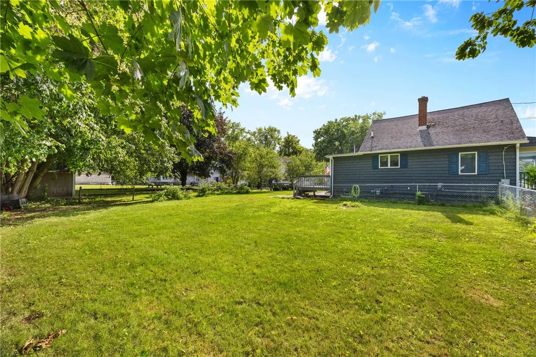 891 Whitney Road West, Perinton, New York 14450, Perinton, New York 14450, 2 Bedrooms Bedrooms, 4 Rooms Rooms,1 BathroomBathrooms,Residential,For Sale,891 Whitney Road West, Perinton, New York 14450,R1623899
