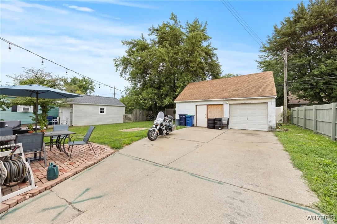 511 Capen Boulevard, Amherst, New York 14226, Amherst, New York 14226, 4 Bedrooms Bedrooms, 6 Rooms Rooms,1 BathroomBathrooms,Residential,For Sale,511 Capen Boulevard, Amherst, New York 14226,0,B1623637