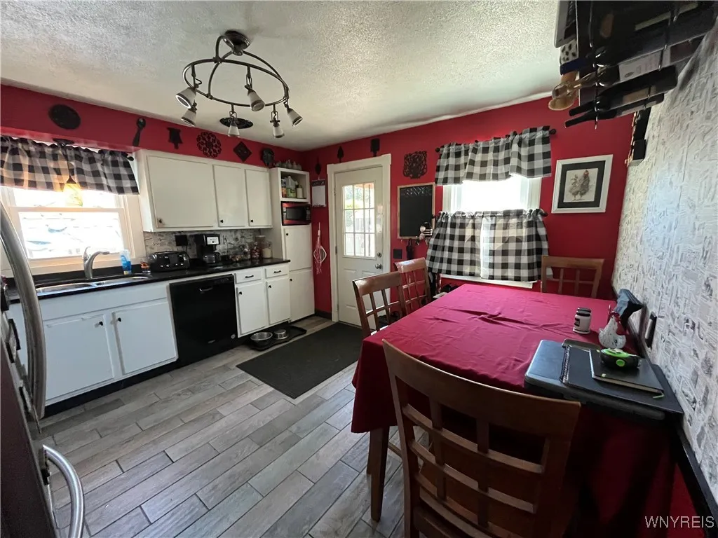 511 Capen Boulevard, Amherst, New York 14226, Amherst, New York 14226, 4 Bedrooms Bedrooms, 6 Rooms Rooms,1 BathroomBathrooms,Residential,For Sale,511 Capen Boulevard, Amherst, New York 14226,B1623637
