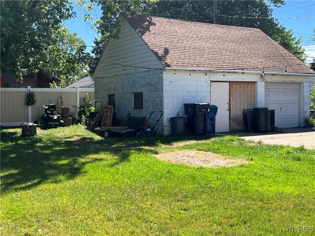 511 Capen Boulevard, Amherst, New York 14226, Amherst, New York 14226, 4 Bedrooms Bedrooms, 6 Rooms Rooms,1 BathroomBathrooms,Residential,For Sale,511 Capen Boulevard, Amherst, New York 14226,B1623637