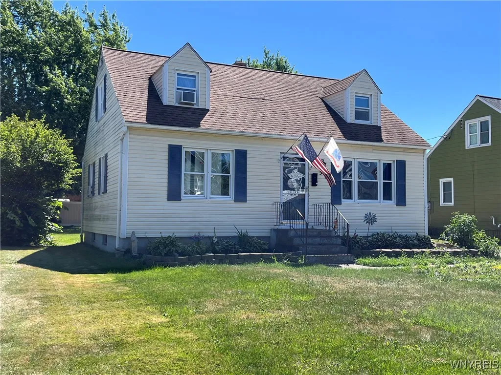511 Capen Boulevard, Amherst, New York 14226, Amherst, New York 14226, 4 Bedrooms Bedrooms, 6 Rooms Rooms,1 BathroomBathrooms,Residential,For Sale,511 Capen Boulevard, Amherst, New York 14226,B1623637