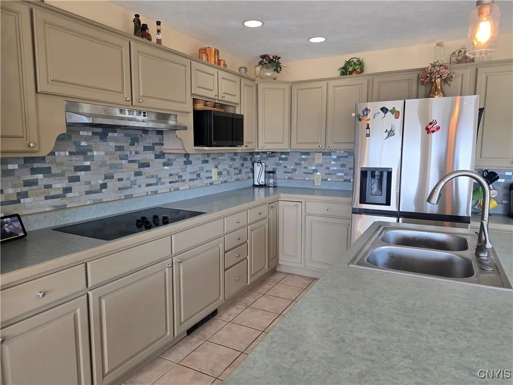 6641 Lake Shore Road North, Verona, New York 13162, Verona, New York 13162, 3 Bedrooms Bedrooms, 8 Rooms Rooms,2 BathroomsBathrooms,Residential,Closed,6641 Lake Shore Road North, Verona, New York 13162,0,S1623134