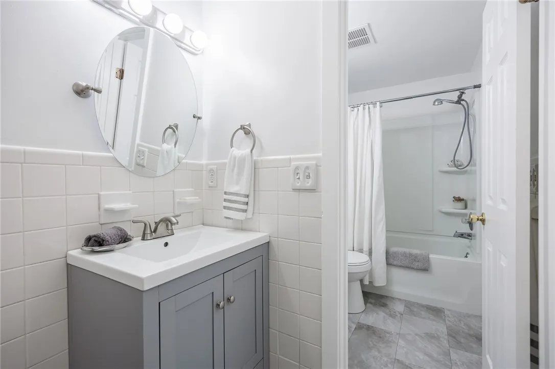 122 Countess Drive, Henrietta, New York 14586, Henrietta, New York 14586, 3 Bedrooms Bedrooms, 7 Rooms Rooms,2 BathroomsBathrooms,Residential,For Sale,122 Countess Drive, Henrietta, New York 14586,R1623605