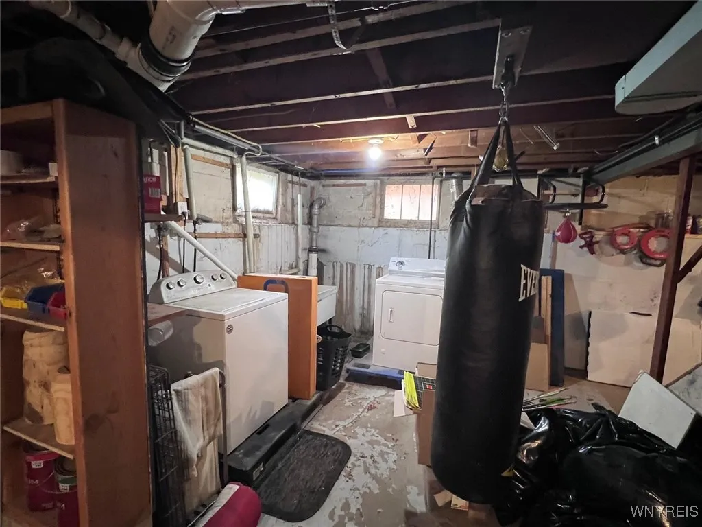 2468 Grand Avenue, Niagara Falls, New York 14301, Niagara Falls, New York 14301, 3 Bedrooms Bedrooms, 6 Rooms Rooms,1 BathroomBathrooms,Residential,For Sale,2468 Grand Avenue, Niagara Falls, New York 14301,B1623907