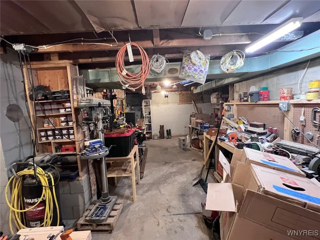 2468 Grand Avenue, Niagara Falls, New York 14301, Niagara Falls, New York 14301, 3 Bedrooms Bedrooms, 6 Rooms Rooms,1 BathroomBathrooms,Residential,For Sale,2468 Grand Avenue, Niagara Falls, New York 14301,B1623907