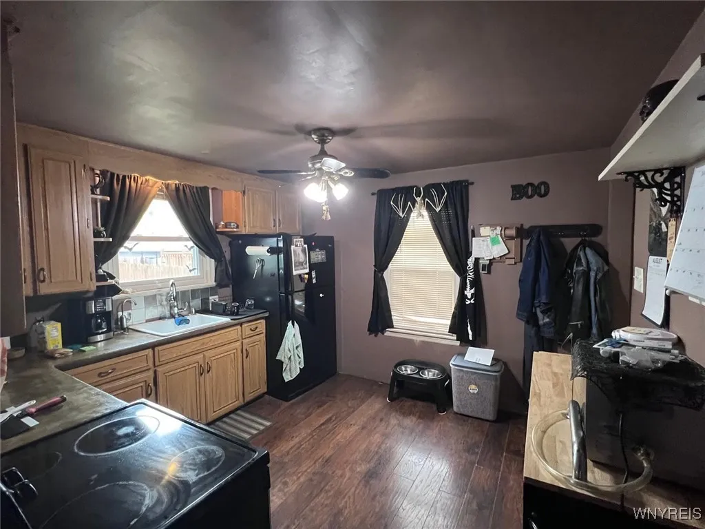 2468 Grand Avenue, Niagara Falls, New York 14301, Niagara Falls, New York 14301, 3 Bedrooms Bedrooms, 6 Rooms Rooms,1 BathroomBathrooms,Residential,For Sale,2468 Grand Avenue, Niagara Falls, New York 14301,B1623907