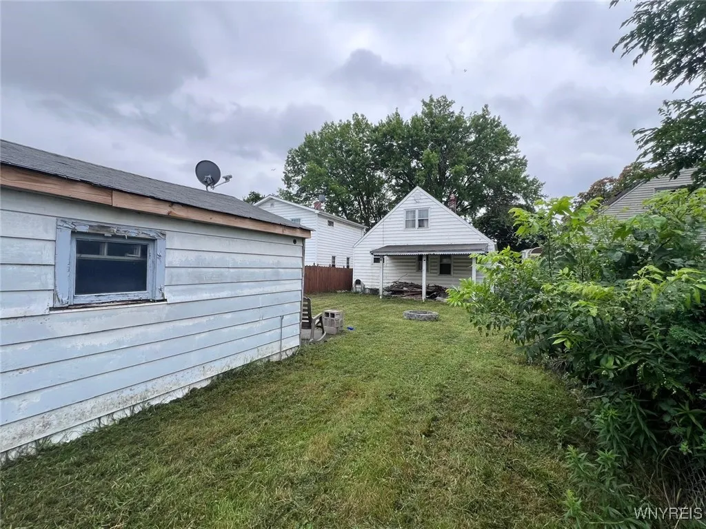 2468 Grand Avenue, Niagara Falls, New York 14301, Niagara Falls, New York 14301, 3 Bedrooms Bedrooms, 6 Rooms Rooms,1 BathroomBathrooms,Residential,For Sale,2468 Grand Avenue, Niagara Falls, New York 14301,B1623907