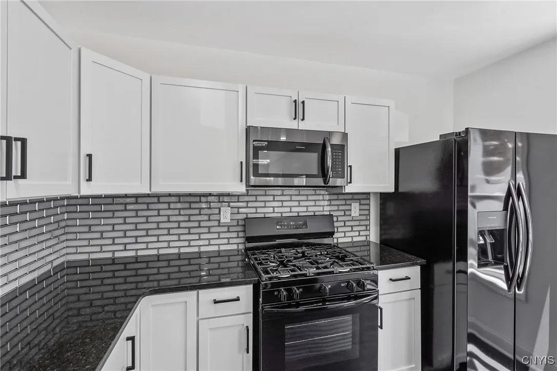335 Bruce Street, Syracuse, New York 13224, Syracuse, New York 13224, 5 Bedrooms Bedrooms, 10 Rooms Rooms,3 BathroomsBathrooms,Residential,For Sale,335 Bruce Street, Syracuse, New York 13224,S1623908