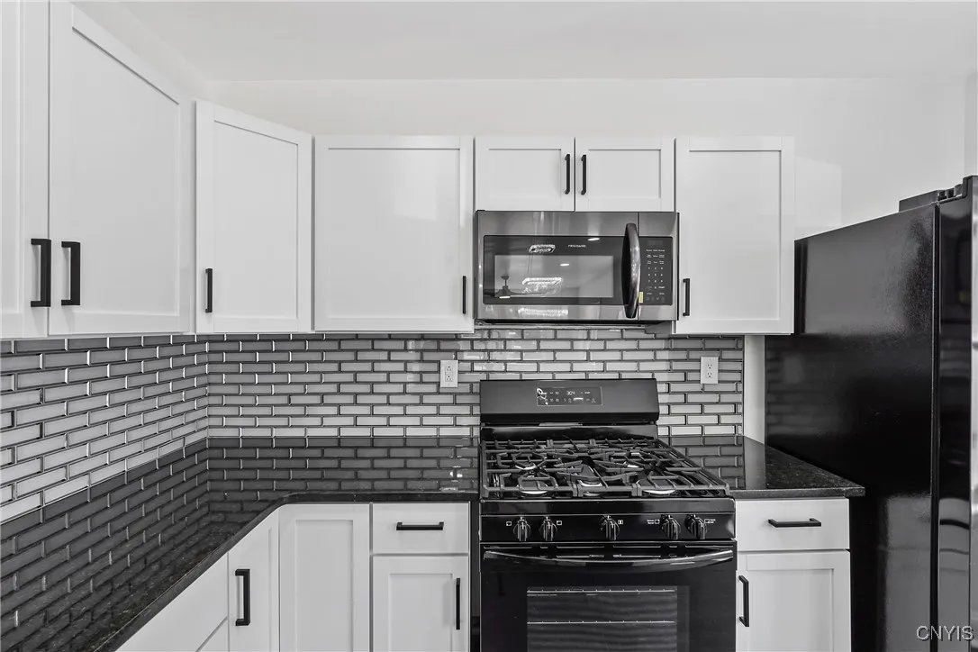 335 Bruce Street, Syracuse, New York 13224, Syracuse, New York 13224, 5 Bedrooms Bedrooms, 10 Rooms Rooms,3 BathroomsBathrooms,Residential,For Sale,335 Bruce Street, Syracuse, New York 13224,S1623908