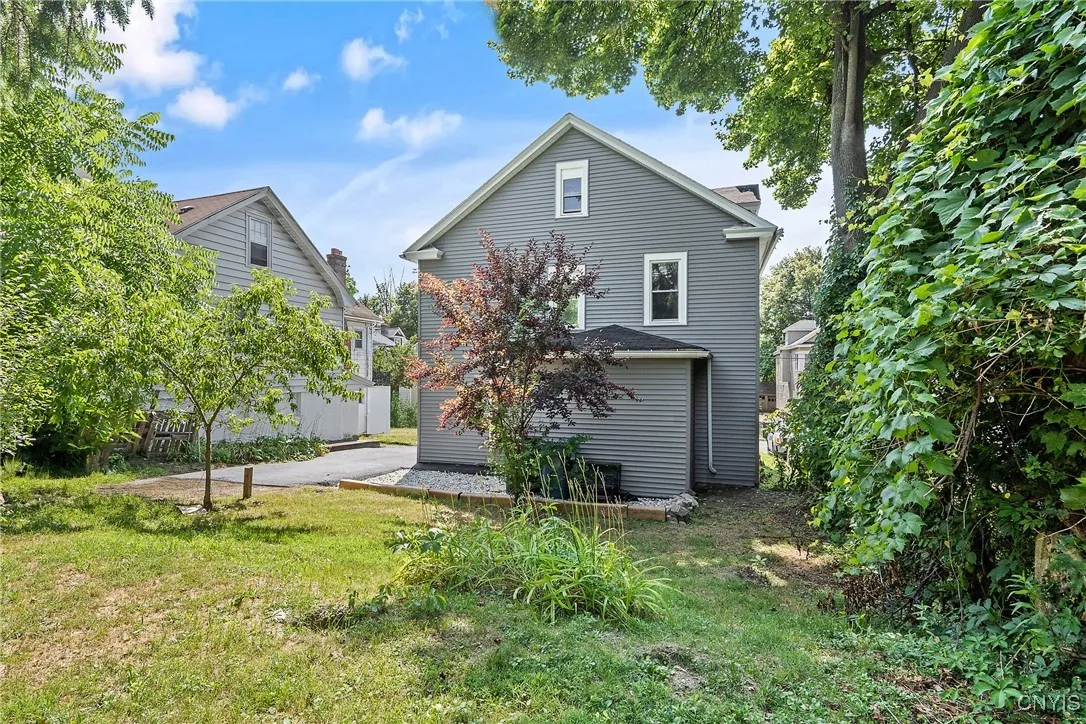 335 Bruce Street, Syracuse, New York 13224, Syracuse, New York 13224, 5 Bedrooms Bedrooms, 10 Rooms Rooms,3 BathroomsBathrooms,Residential,For Sale,335 Bruce Street, Syracuse, New York 13224,S1623908
