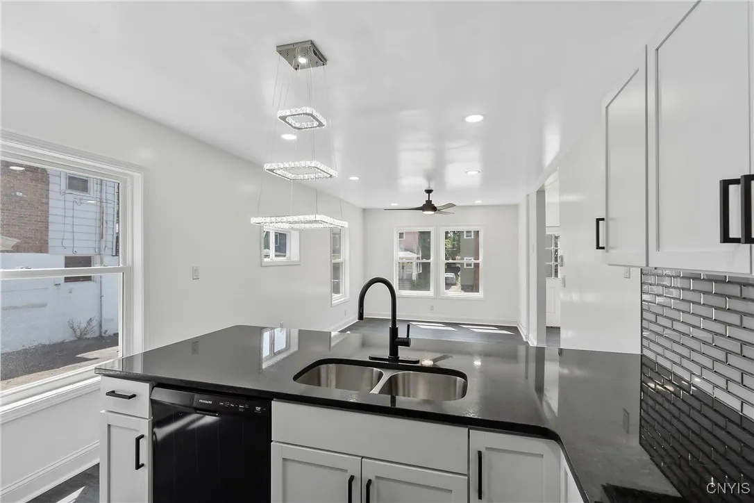 335 Bruce Street, Syracuse, New York 13224, Syracuse, New York 13224, 5 Bedrooms Bedrooms, 10 Rooms Rooms,3 BathroomsBathrooms,Residential,For Sale,335 Bruce Street, Syracuse, New York 13224,S1623908