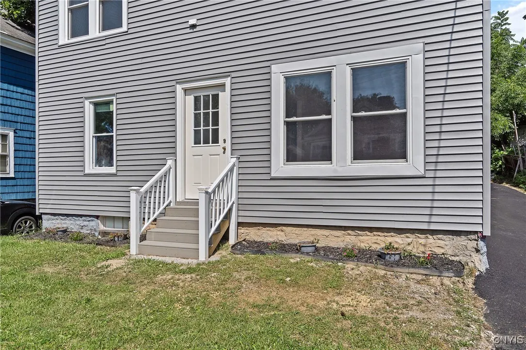 335 Bruce Street, Syracuse, New York 13224, Syracuse, New York 13224, 5 Bedrooms Bedrooms, 10 Rooms Rooms,3 BathroomsBathrooms,Residential,For Sale,335 Bruce Street, Syracuse, New York 13224,S1623908