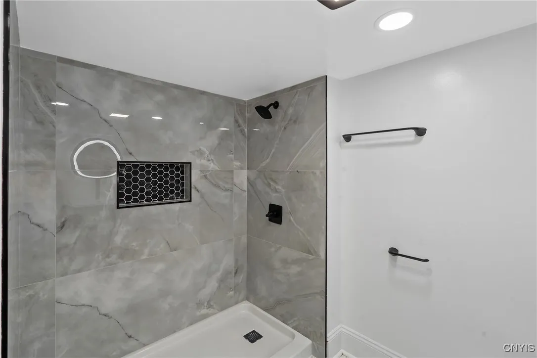 335 Bruce Street, Syracuse, New York 13224, Syracuse, New York 13224, 5 Bedrooms Bedrooms, 10 Rooms Rooms,3 BathroomsBathrooms,Residential,For Sale,335 Bruce Street, Syracuse, New York 13224,S1623908