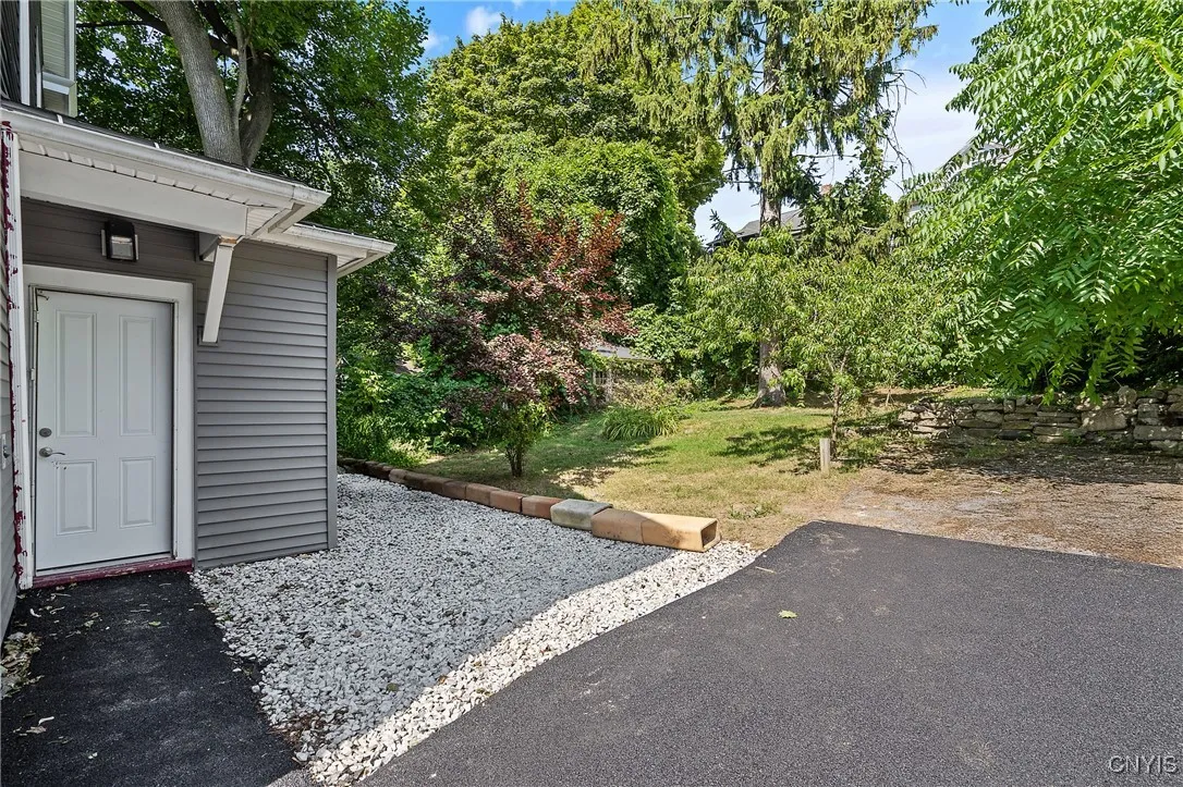 335 Bruce Street, Syracuse, New York 13224, Syracuse, New York 13224, 5 Bedrooms Bedrooms, 10 Rooms Rooms,3 BathroomsBathrooms,Residential,For Sale,335 Bruce Street, Syracuse, New York 13224,S1623908