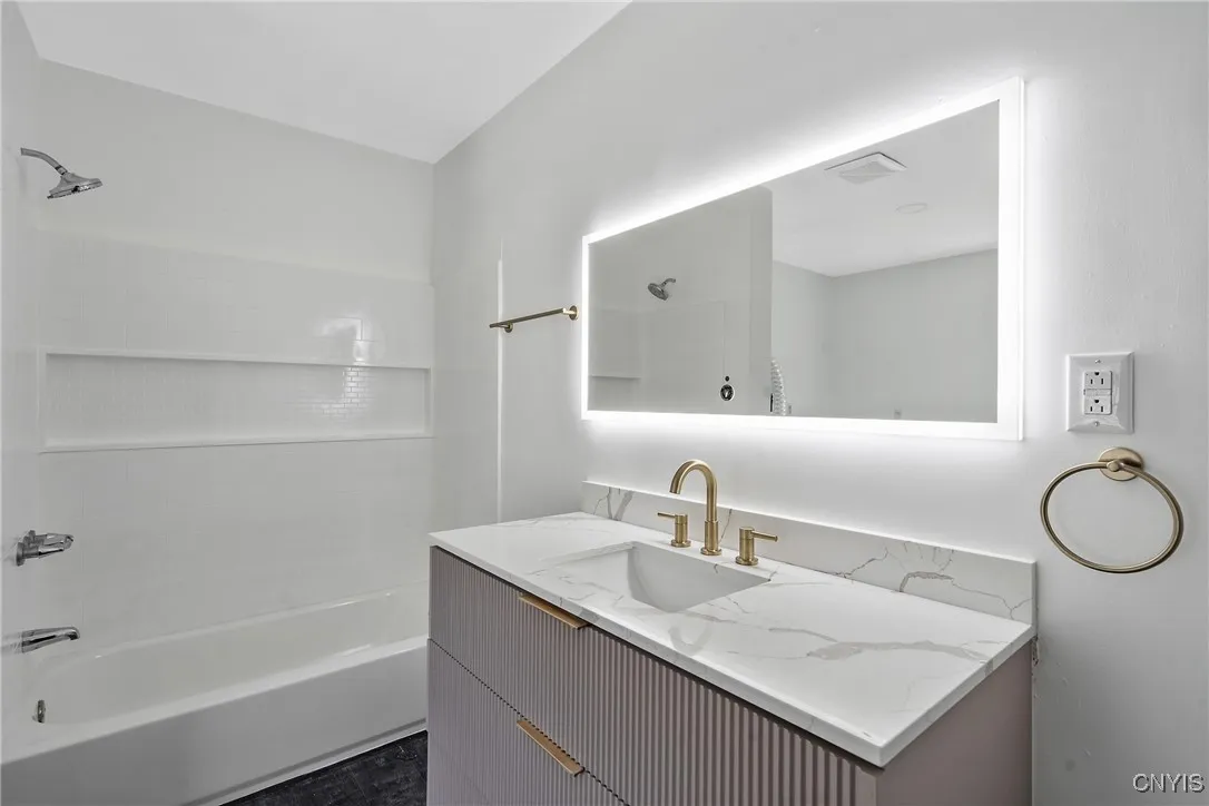 335 Bruce Street, Syracuse, New York 13224, Syracuse, New York 13224, 5 Bedrooms Bedrooms, 10 Rooms Rooms,3 BathroomsBathrooms,Residential,For Sale,335 Bruce Street, Syracuse, New York 13224,S1623908