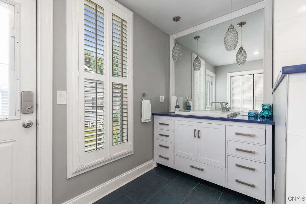 21 State Street, Schroeppel, New York 13135, Schroeppel, New York 13135, 4 Bedrooms Bedrooms, 12 Rooms Rooms,2 BathroomsBathrooms,Residential,For Sale,21 State Street, Schroeppel, New York 13135,S1623827