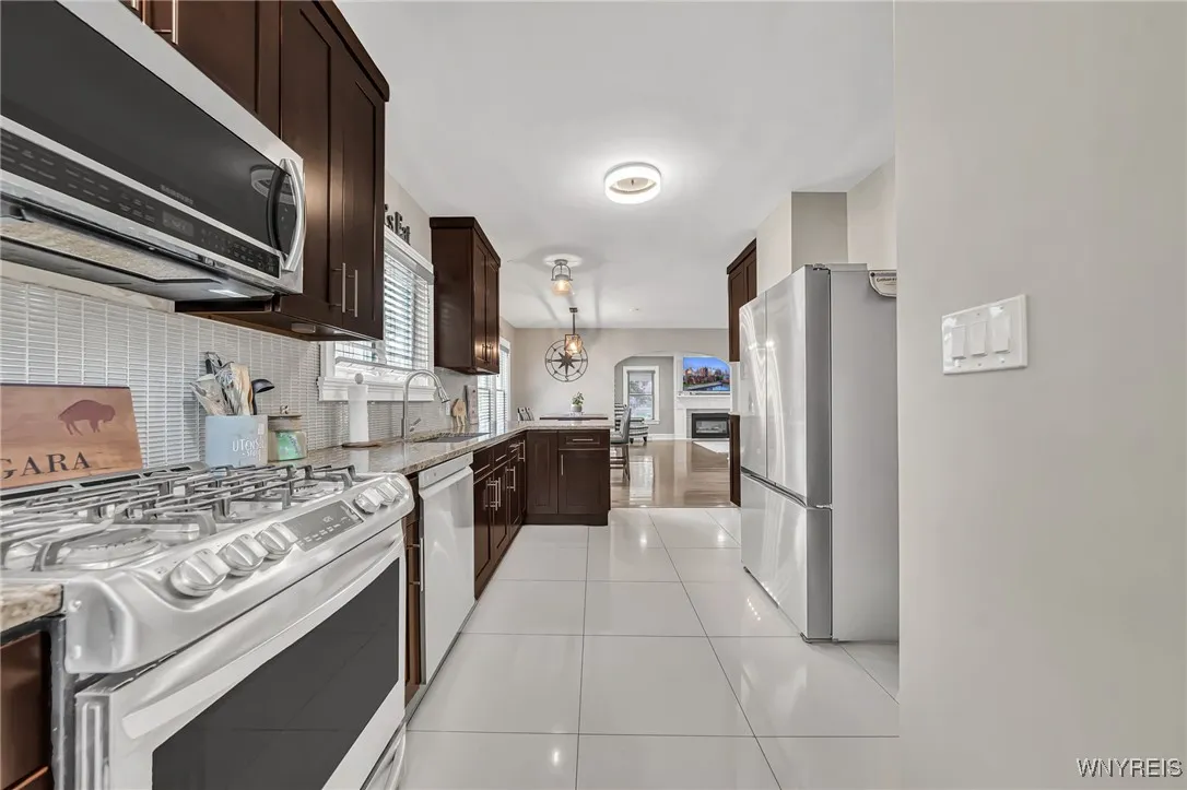 37 Arundel Road, Buffalo, New York 14216, Buffalo, New York 14216, 4 Bedrooms Bedrooms, 7 Rooms Rooms,2 BathroomsBathrooms,Residential,For Sale,37 Arundel Road, Buffalo, New York 14216,B1623059