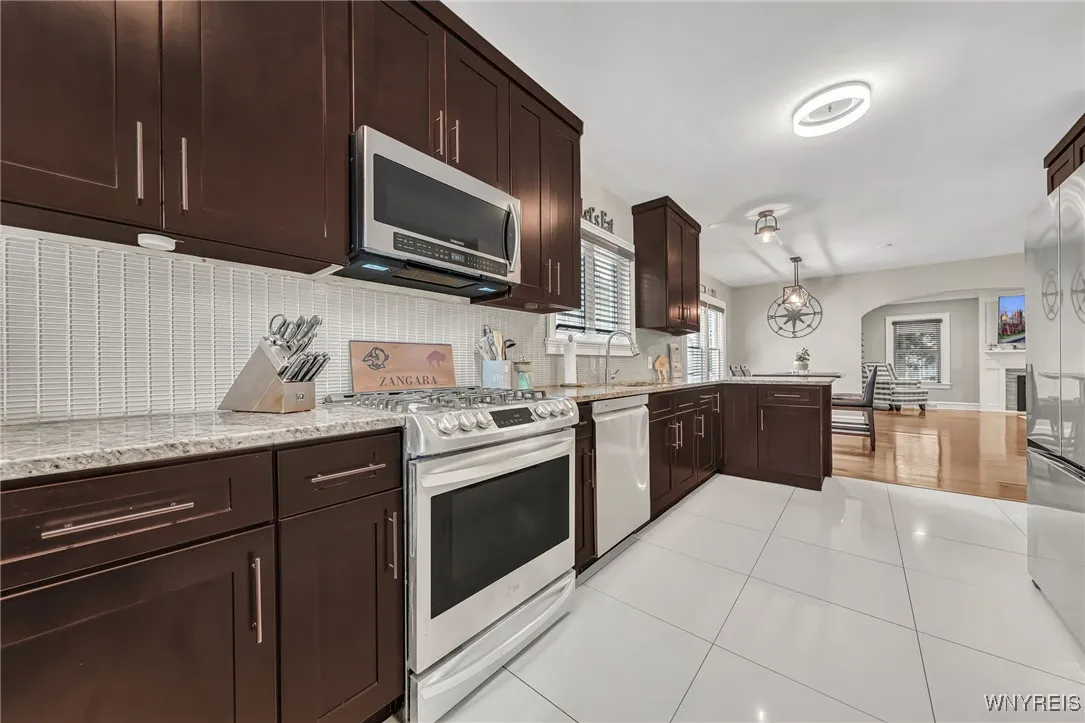 37 Arundel Road, Buffalo, New York 14216, Buffalo, New York 14216, 4 Bedrooms Bedrooms, 7 Rooms Rooms,2 BathroomsBathrooms,Residential,For Sale,37 Arundel Road, Buffalo, New York 14216,B1623059