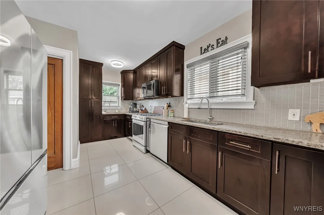 37 Arundel Road, Buffalo, New York 14216, Buffalo, New York 14216, 4 Bedrooms Bedrooms, 7 Rooms Rooms,2 BathroomsBathrooms,Residential,For Sale,37 Arundel Road, Buffalo, New York 14216,B1623059