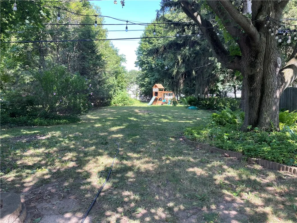 You need to see this yard to appreciate the fabulous space!