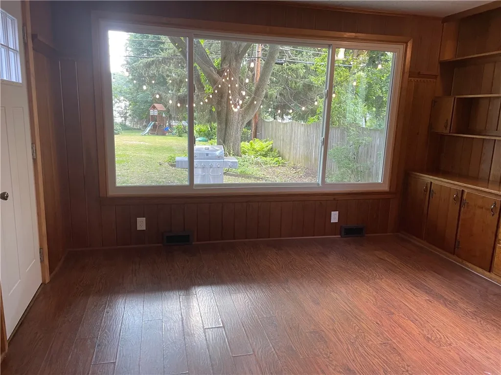 54 Falleson Road, Rochester, New York 14612, Rochester, New York 14612, 3 Bedrooms Bedrooms, 6 Rooms Rooms,2 BathroomsBathrooms,Residential,Closed,54 Falleson Road, Rochester, New York 14612,0,R1623882