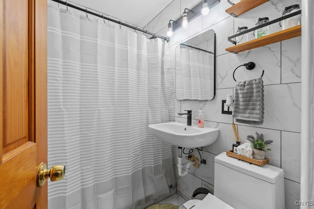 Full bathroom
