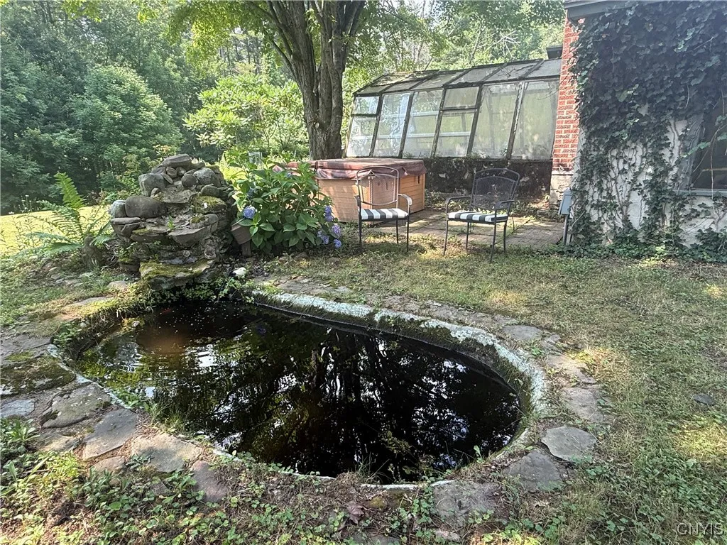 Working lil fish pond.